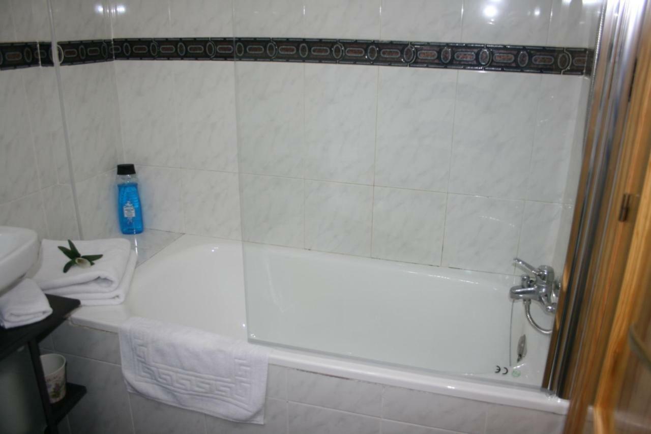 Esera Dos Catedrales Apartment Виянова Екстериор снимка